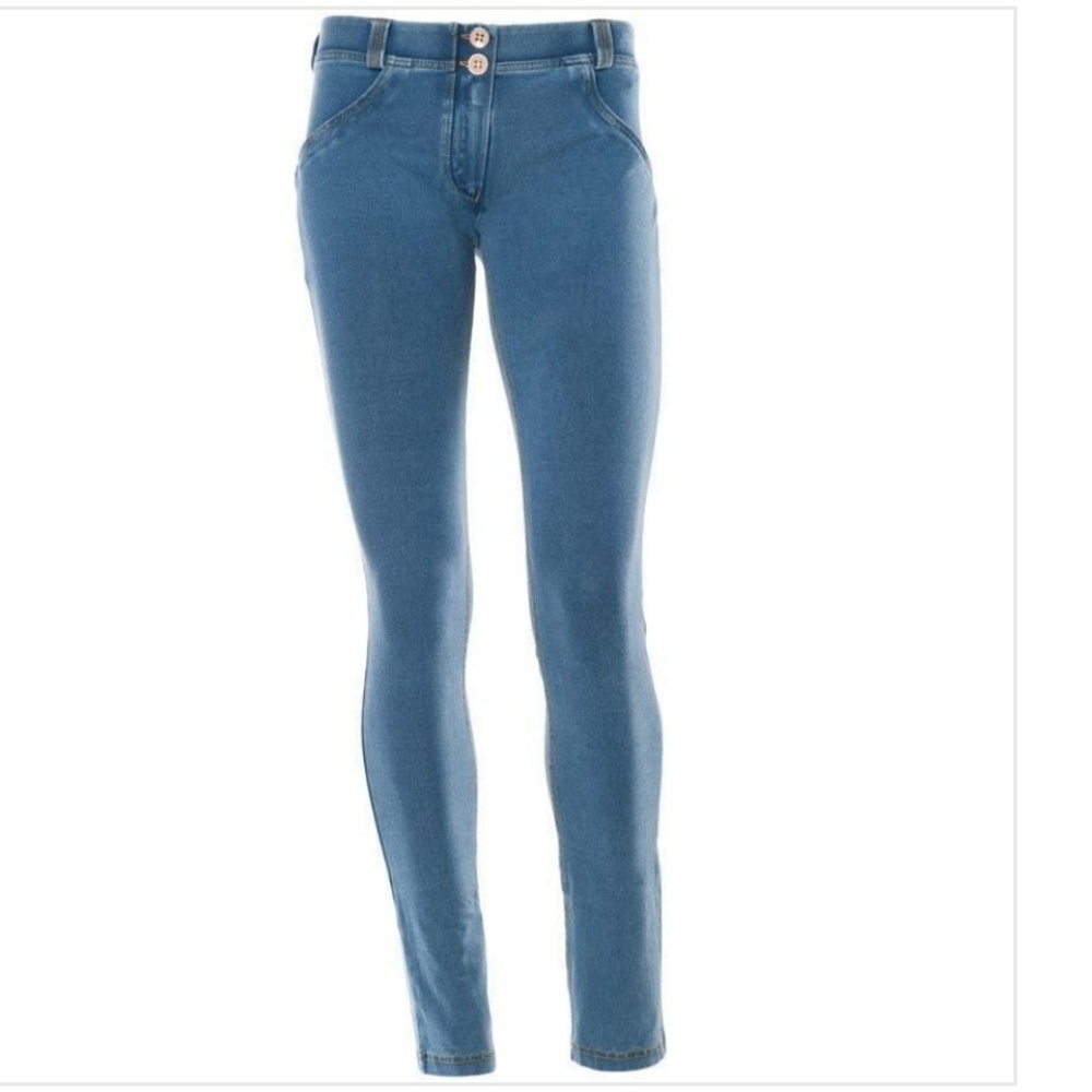 Freddy light blue